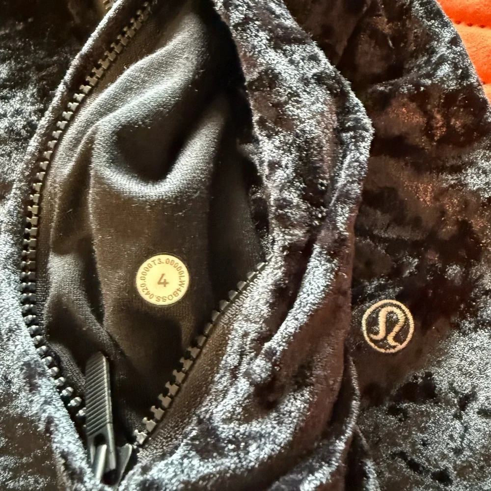 Lululemon Hooded Define Crushed Velvet Jacket size 4 - Picture 5 of 5